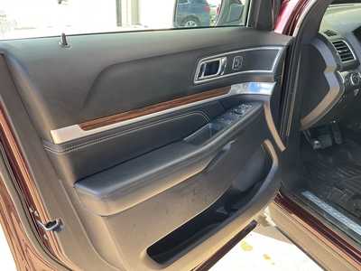2018 Ford Explorer, $23599. Photo 8