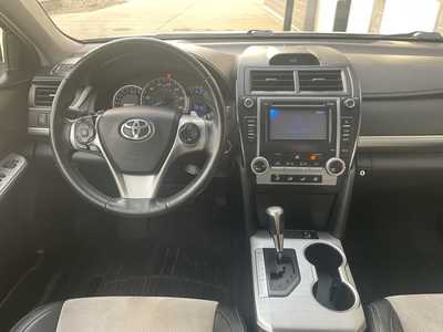 2014 Toyota Camry, $13699. Photo 11