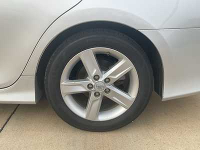 2014 Toyota Camry, $13699. Photo 6
