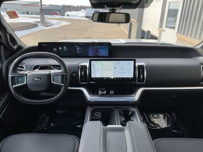 2025 Ford Expedition Max, $87985. Photo 12