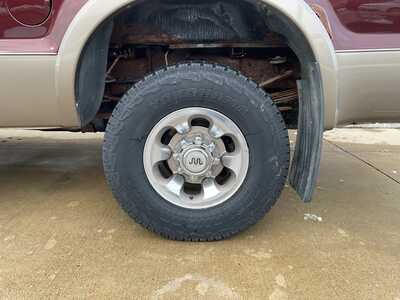 2003 Ford F250 Crew Cab, $15499. Photo 6