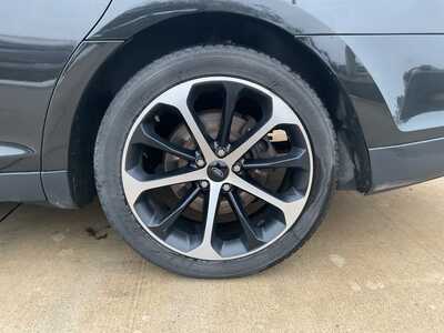 2015 Ford Taurus, $11599. Photo 6