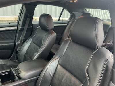 2015 Ford Taurus, $11599. Photo 9