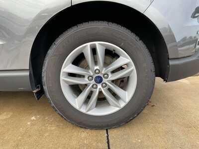 2016 Ford Edge, $12999. Photo 6