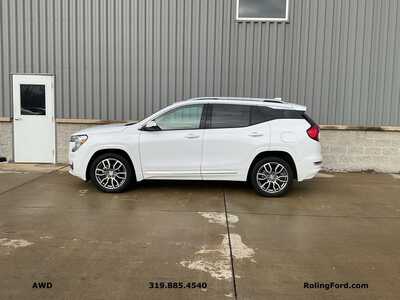 2022 GMC Terrain, $21758. Photo 2