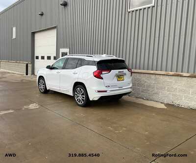 2022 GMC Terrain, $21758. Photo 3