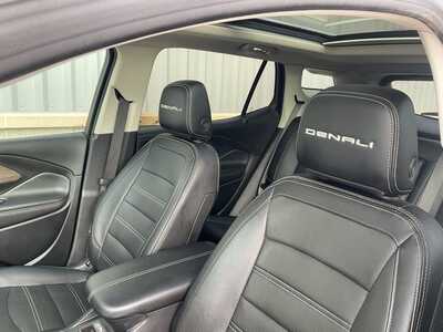 2022 GMC Terrain, $21758. Photo 9