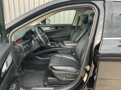 2023 Lincoln Nautilus, $43899. Photo 8