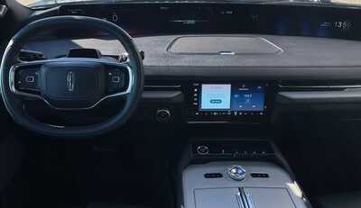 2025 Lincoln Navigator L, $92490. Photo 12