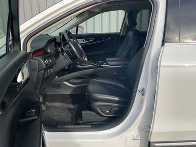 2022 Lincoln Nautilus, $37699. Photo 8