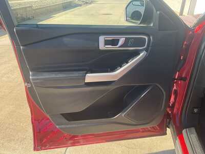 2021 Ford Explorer, $22599. Photo 7