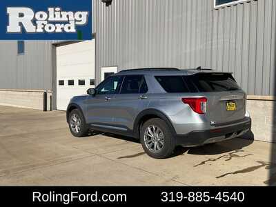 2021 Ford Explorer, $25422. Photo 3