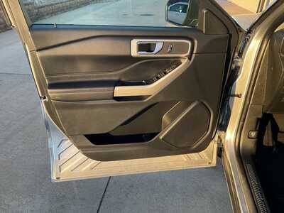 2021 Ford Explorer, $25422. Photo 7