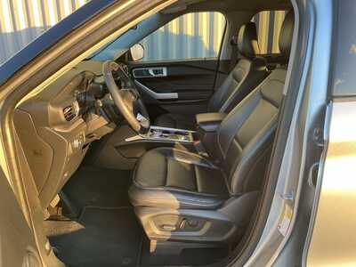 2021 Ford Explorer, $25422. Photo 8
