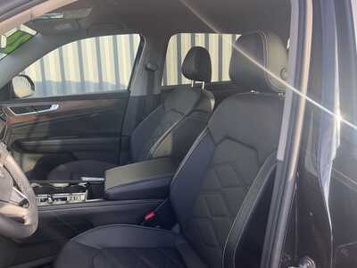 2024 Volkswagen Atlas, $26653. Photo 9