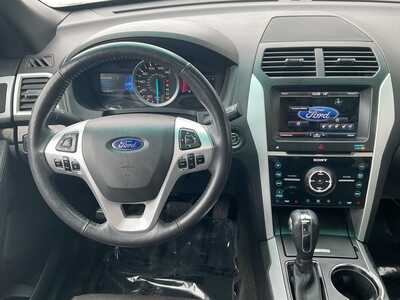 2015 Ford Explorer, $11996. Photo 11