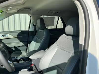 2026 Ford Explorer, $47055. Photo 9