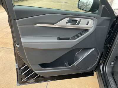 2026 Ford Explorer, $46548. Photo 8