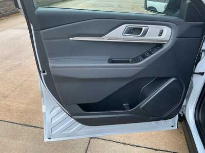 2026 Ford Explorer, $46125. Photo 8