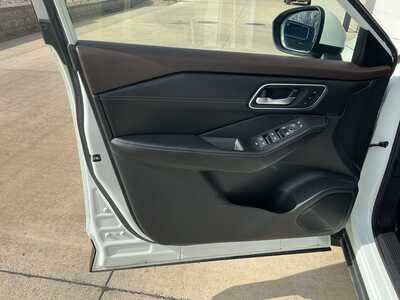 2023 Nissan Rogue, $28599. Photo 7