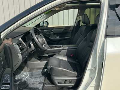 2023 Nissan Rogue, $28599. Photo 8