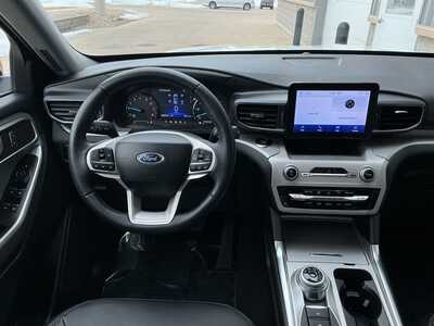 2023 Ford Explorer, $37999. Photo 12