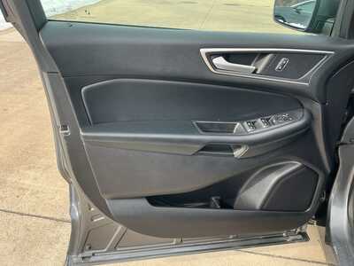 2021 Ford Edge, $19998. Photo 8