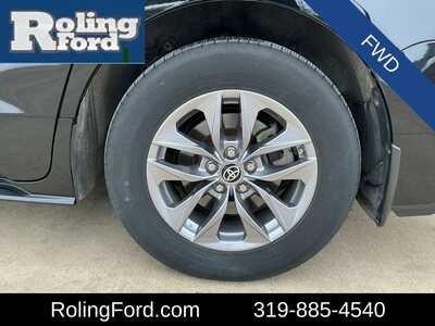 2023 Toyota Sienna, $41599. Photo 4