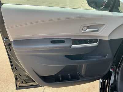 2023 Toyota Sienna, $41599. Photo 5
