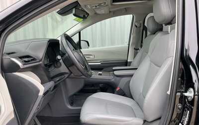 2023 Toyota Sienna, $41599. Photo 6