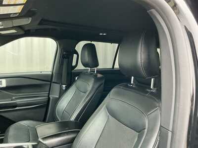 2020 Ford Explorer, $23093. Photo 10