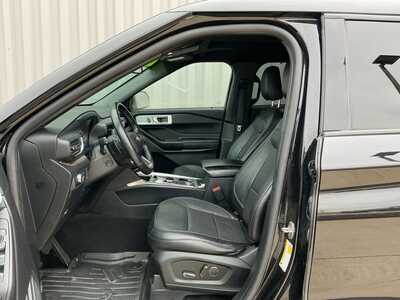 2020 Ford Explorer, $23093. Photo 9