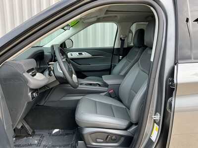 2026 Ford Explorer, $49103. Photo 8