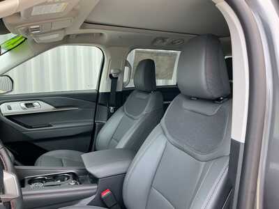 2026 Ford Explorer, $49103. Photo 9