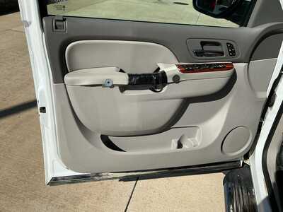 2013 Chevrolet 1500 Crew Cab, $6995. Photo 6