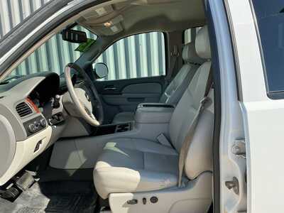 2013 Chevrolet 1500 Crew Cab, $6995. Photo 7