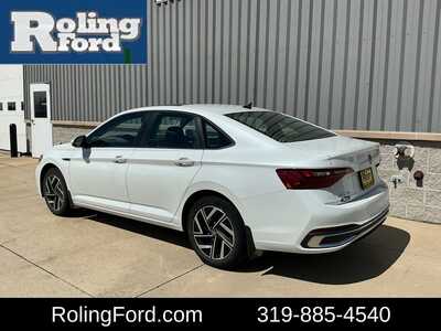 2024 Volkswagen Jetta, $21994. Photo 3