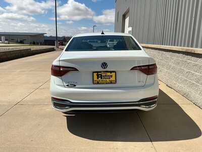 2024 Volkswagen Jetta, $21994. Photo 5