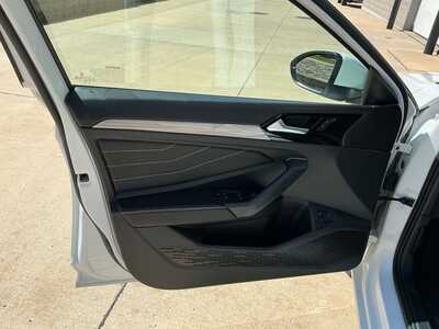 2024 Volkswagen Jetta, $21994. Photo 6