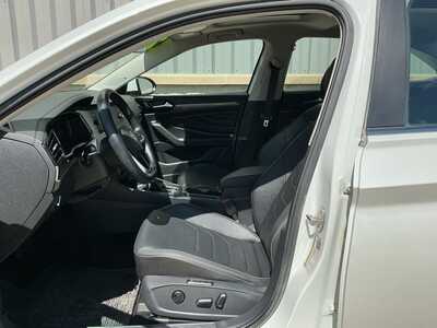 2024 Volkswagen Jetta, $21994. Photo 7