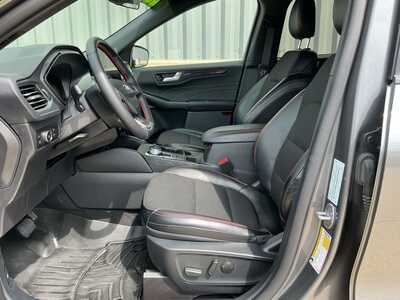2025 Ford Escape, $30982. Photo 8