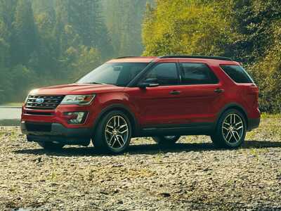 2017 Ford Explorer, $12765. Photo 1
