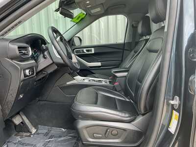 2022 Ford Explorer, $29989. Photo 8