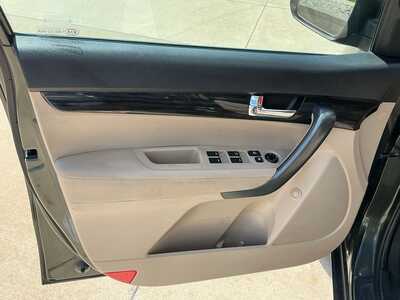 2012 Kia Sorento, $5970. Photo 7