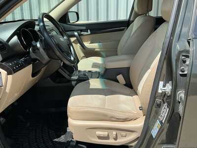 2012 Kia Sorento, $5970. Photo 8
