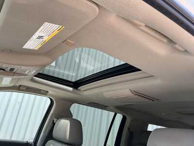 2018 GMC Yukon XL, $29706. Photo 10