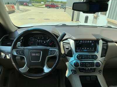 2018 GMC Yukon XL, $29706. Photo 11