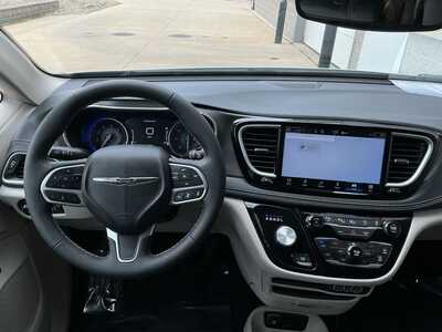 2024 Chrysler Pacifica, $31672. Photo 10