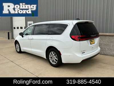 2024 Chrysler Pacifica, $31672. Photo 3