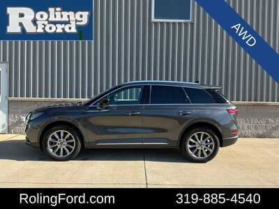 2020 Lincoln Corsair, $23955. Photo 2